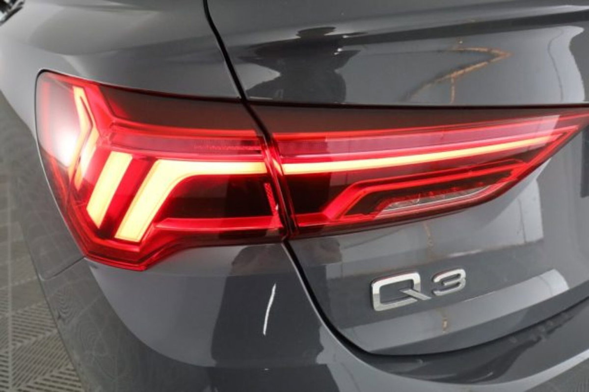 Audi Q3 Sportback 35 TDI quattro S tronic Business Plus (10)