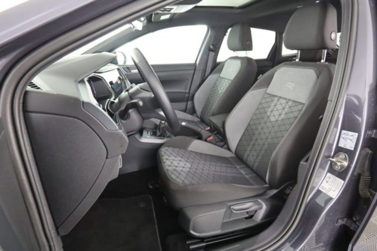 Volkswagen Taigo 1.0 tsi R-Line 115cv (2)