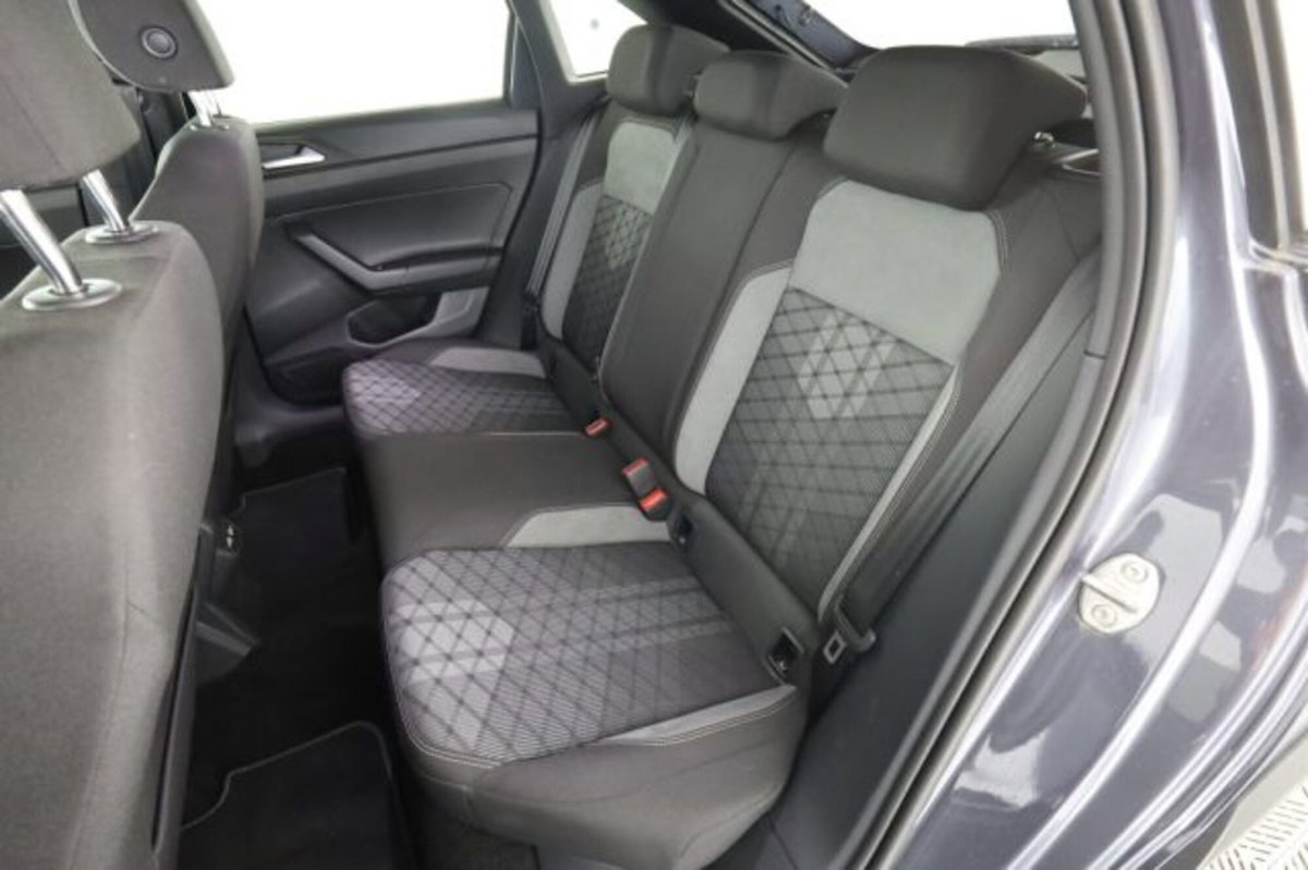 Volkswagen Taigo 1.0 tsi R-Line 115cv (3)