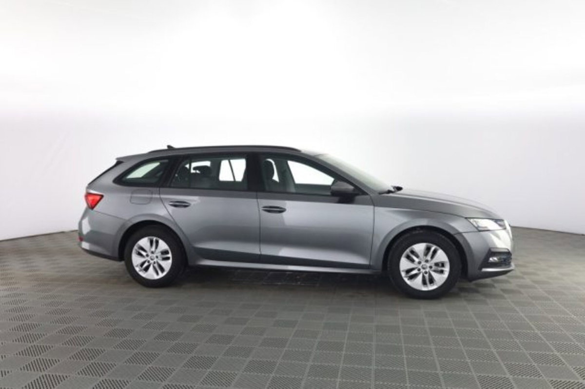 Skoda Octavia Station Wagon 2.0 TDI EVO SCR DSG Wagon Executive (3)