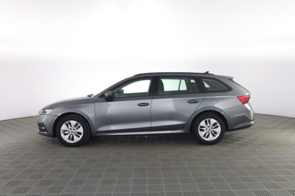 Skoda Octavia Station Wagon 2.0 TDI EVO SCR DSG Wagon Executive (7)