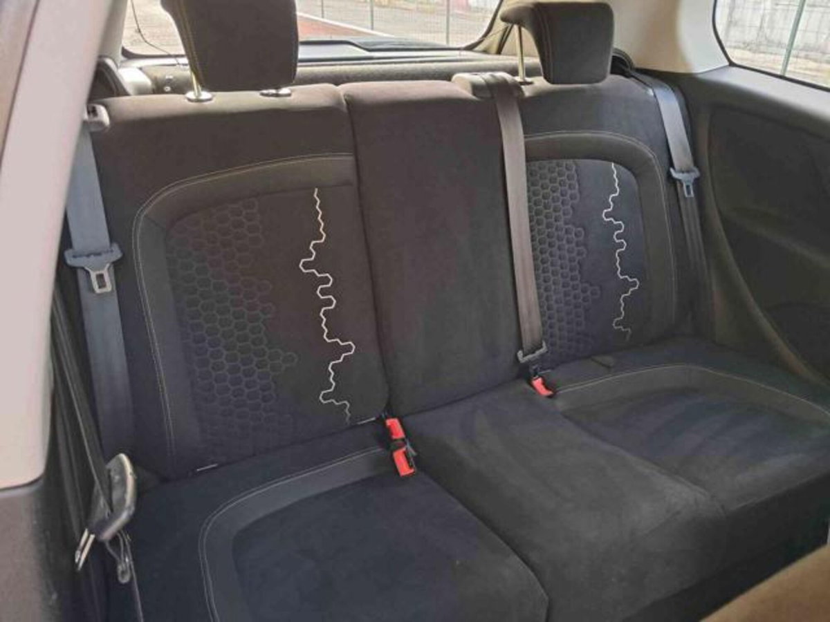 Fiat Punto 1.4 8V 3 porte Natural Power Young (18)