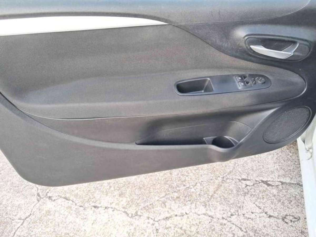 Fiat Punto 1.4 8V 3 porte Natural Power Young (20)