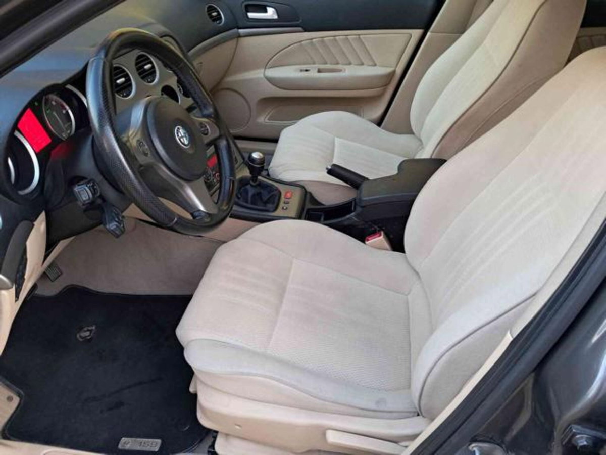 Alfa Romeo 159 SportWagon 1.9 JTDm Sportwagon Eco Progression (14)