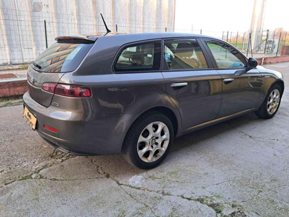 Alfa Romeo 159 SportWagon 1.9 JTDm Sportwagon Eco Progression (8)