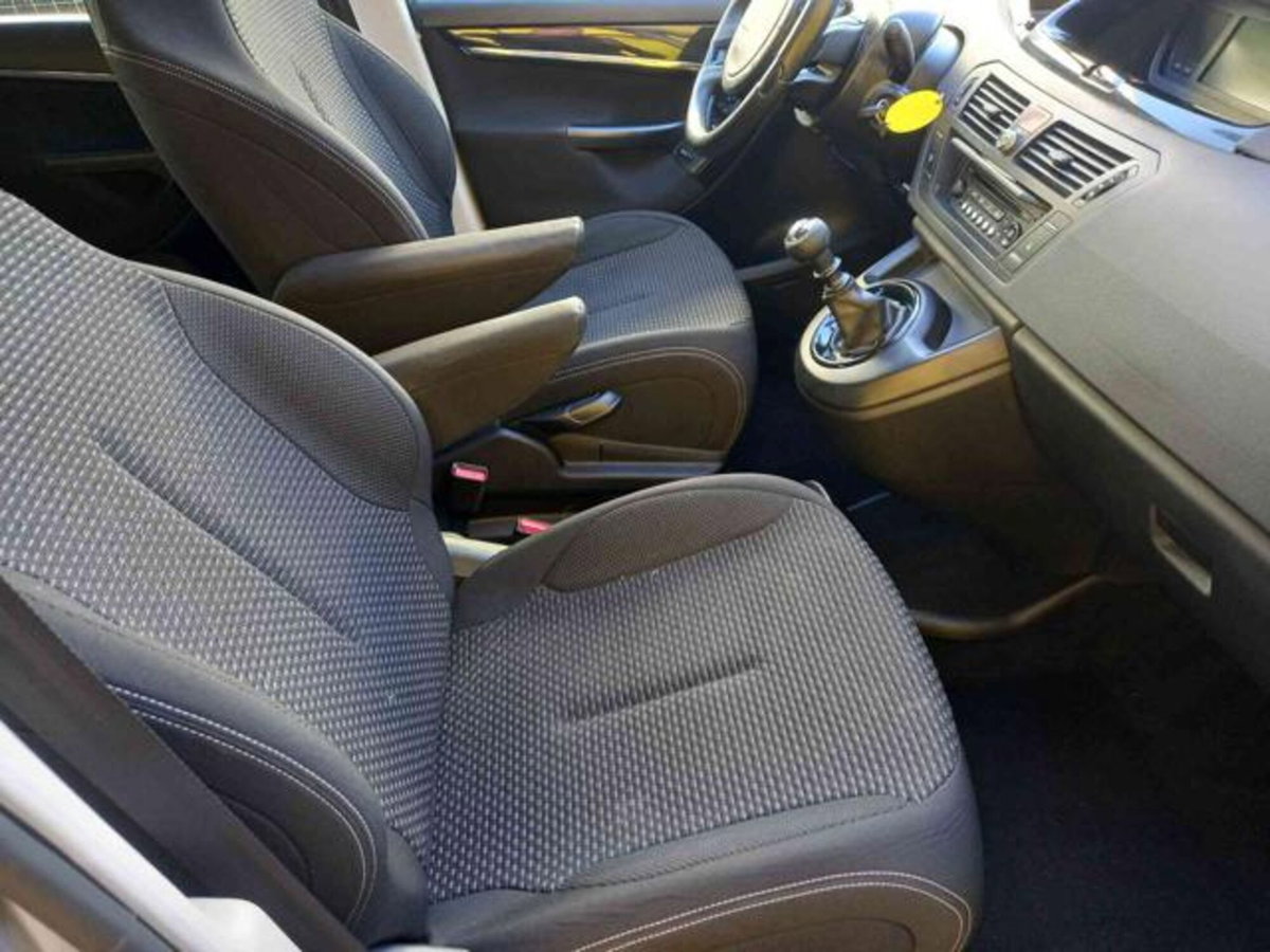 Citroen C4 Picasso 1.6 HDi 110 FAP Exclusive (10)
