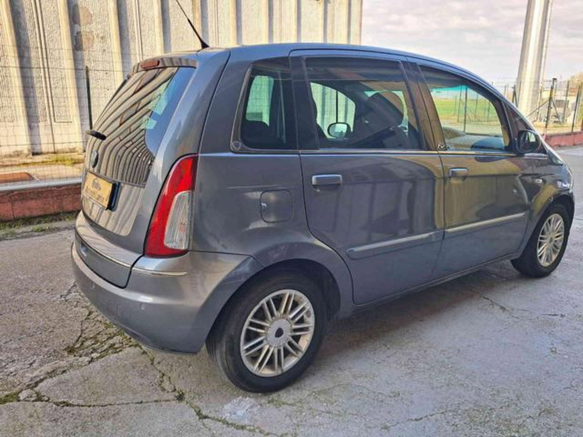 Lancia Musa 1.4 16V EURO 5 Poltrona Frau (8)