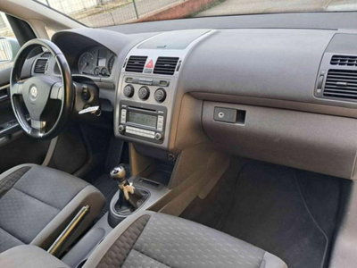 Volkswagen Touran 16V TDI Highline (15)
