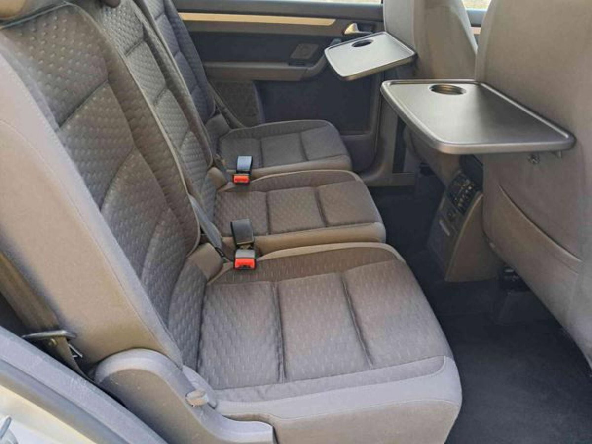 Volkswagen Touran 16V TDI Highline (17)