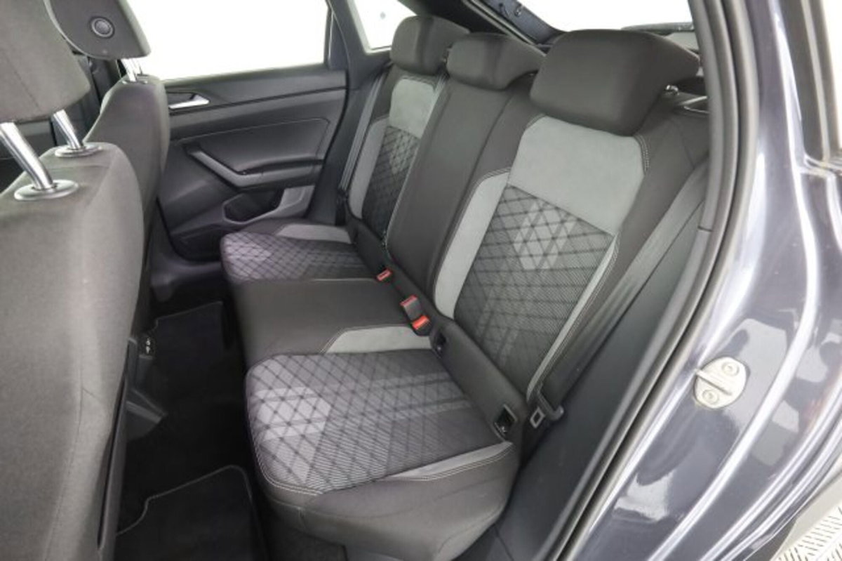 Volkswagen Taigo 1.0 tsi R-Line 115cv (3)