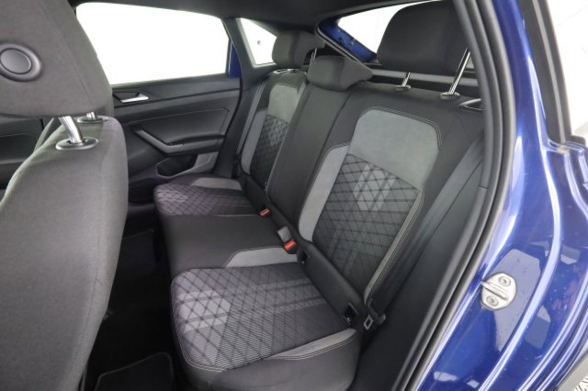 Volkswagen Taigo 1.0 tsi R-Line 115cv (3)