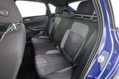 Volkswagen Taigo 1.0 tsi R-Line 115cv (3)