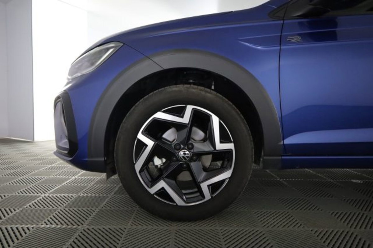 Volkswagen Taigo 1.0 tsi R-Line 115cv (8)