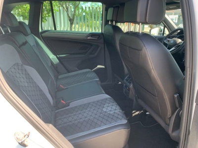 Volkswagen Tiguan 2.0 TDI 150 CV SCR DSG 4MOTION R-Line (11)