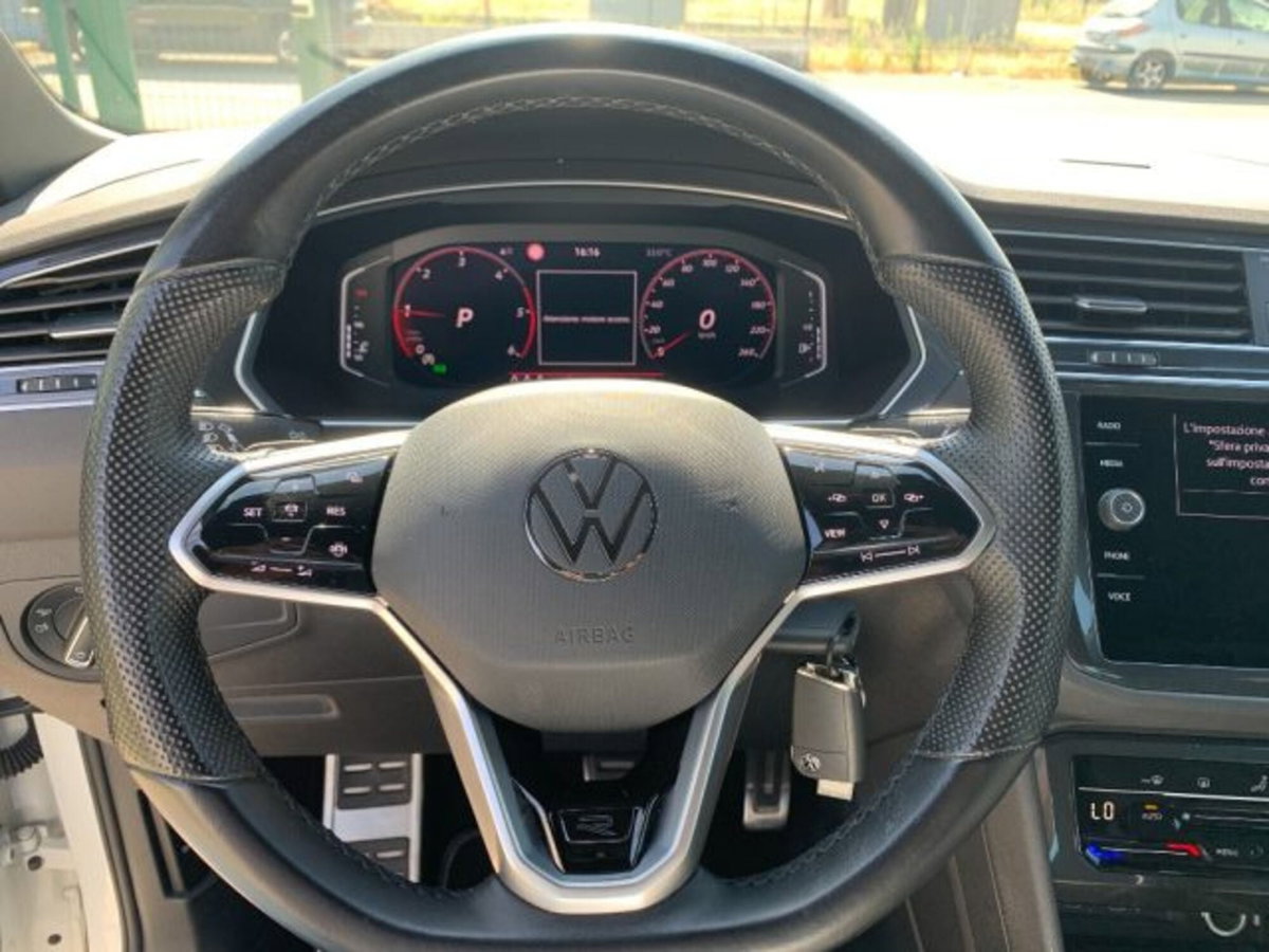 Volkswagen Tiguan 2.0 TDI 150 CV SCR DSG 4MOTION R-Line (15)