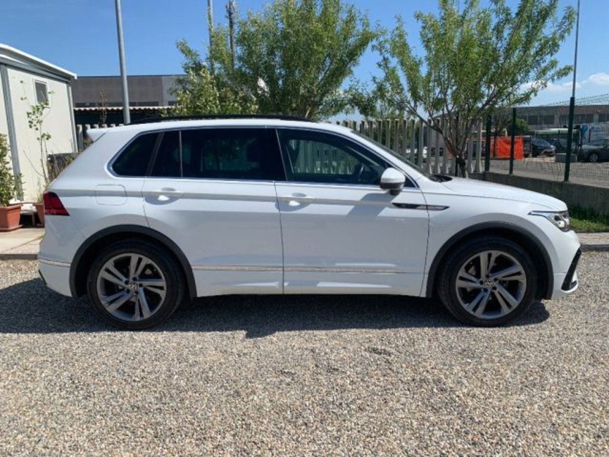 Volkswagen Tiguan 2.0 TDI 150 CV SCR DSG 4MOTION R-Line (4)