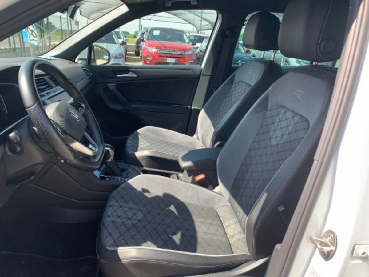 Volkswagen Tiguan 2.0 TDI 150 CV SCR DSG 4MOTION R-Line (9)