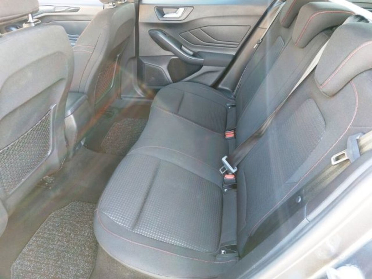 Ford Focus Station Wagon 1.0 EcoBoost Hybrid 155 CV SW ST-Line (12)