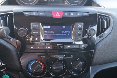 Lancia Ypsilon 1.0 FireFly 5 porte S&S Hybrid Ecochic Gold (10)