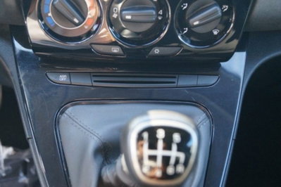Lancia Ypsilon 1.0 FireFly 5 porte S&S Hybrid Ecochic Gold (11)