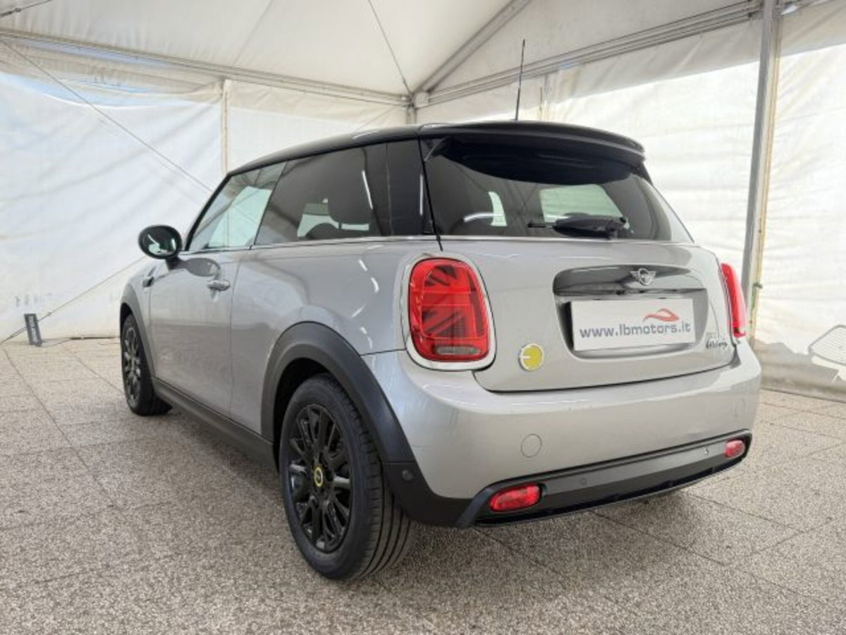 MINI Mini Cooper SE Classic (4)