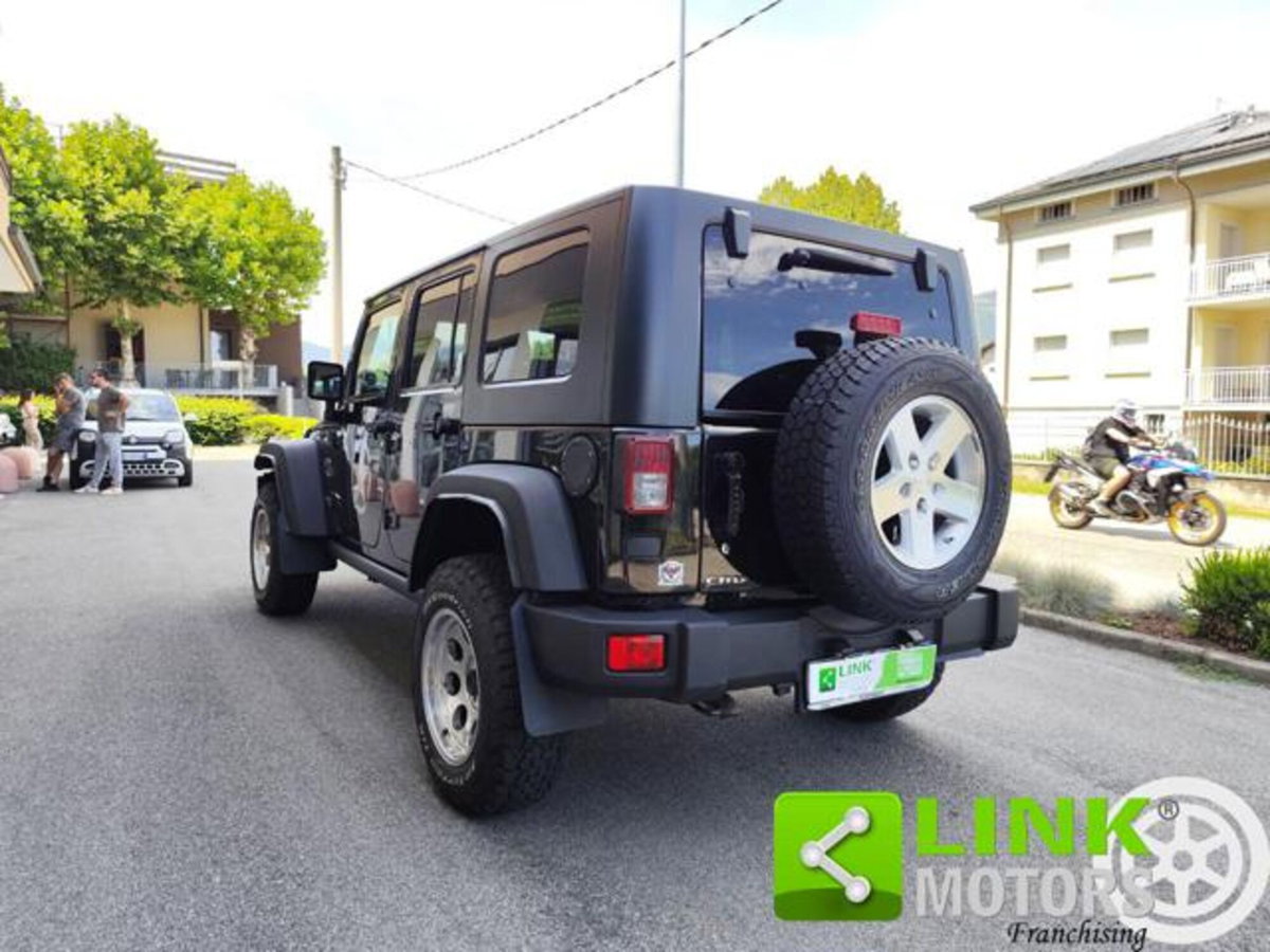 Jeep Wrangler Unlimited 2.8 CRD DPF Rubicon Auto (15)