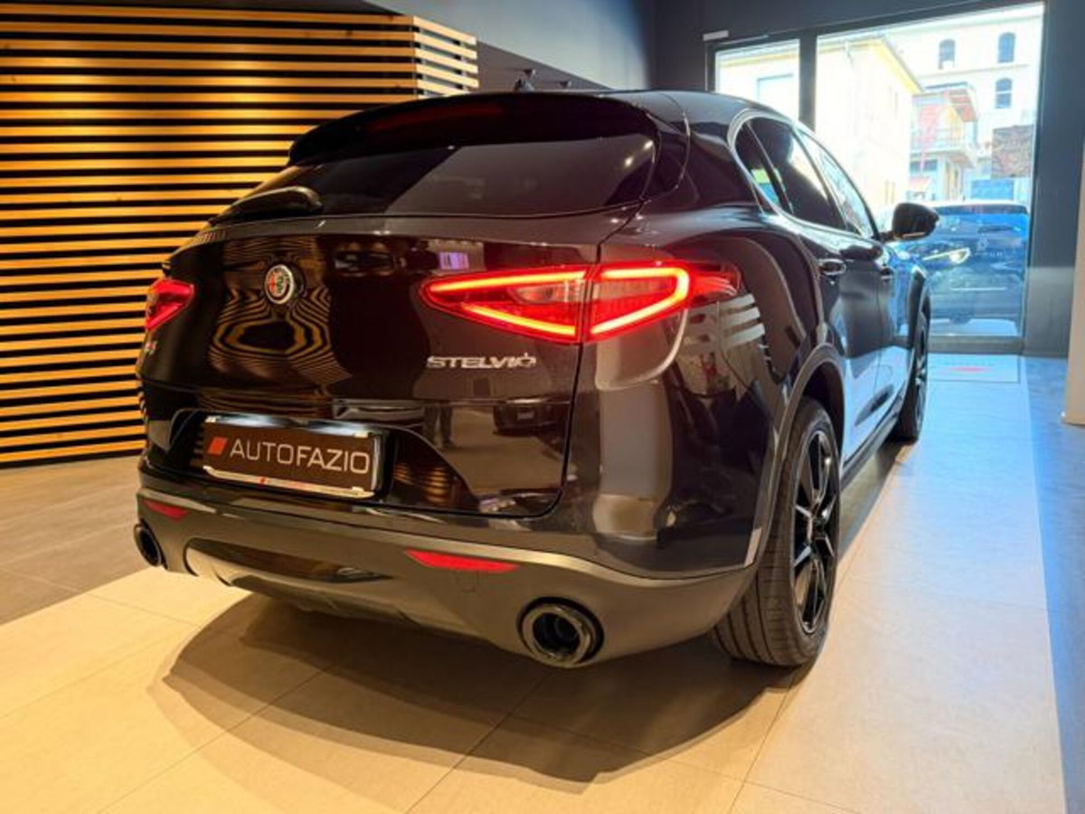 Alfa Romeo Stelvio Stelvio 2.2 Turbodiesel 210 CV AT8 Q4 Executive (14)