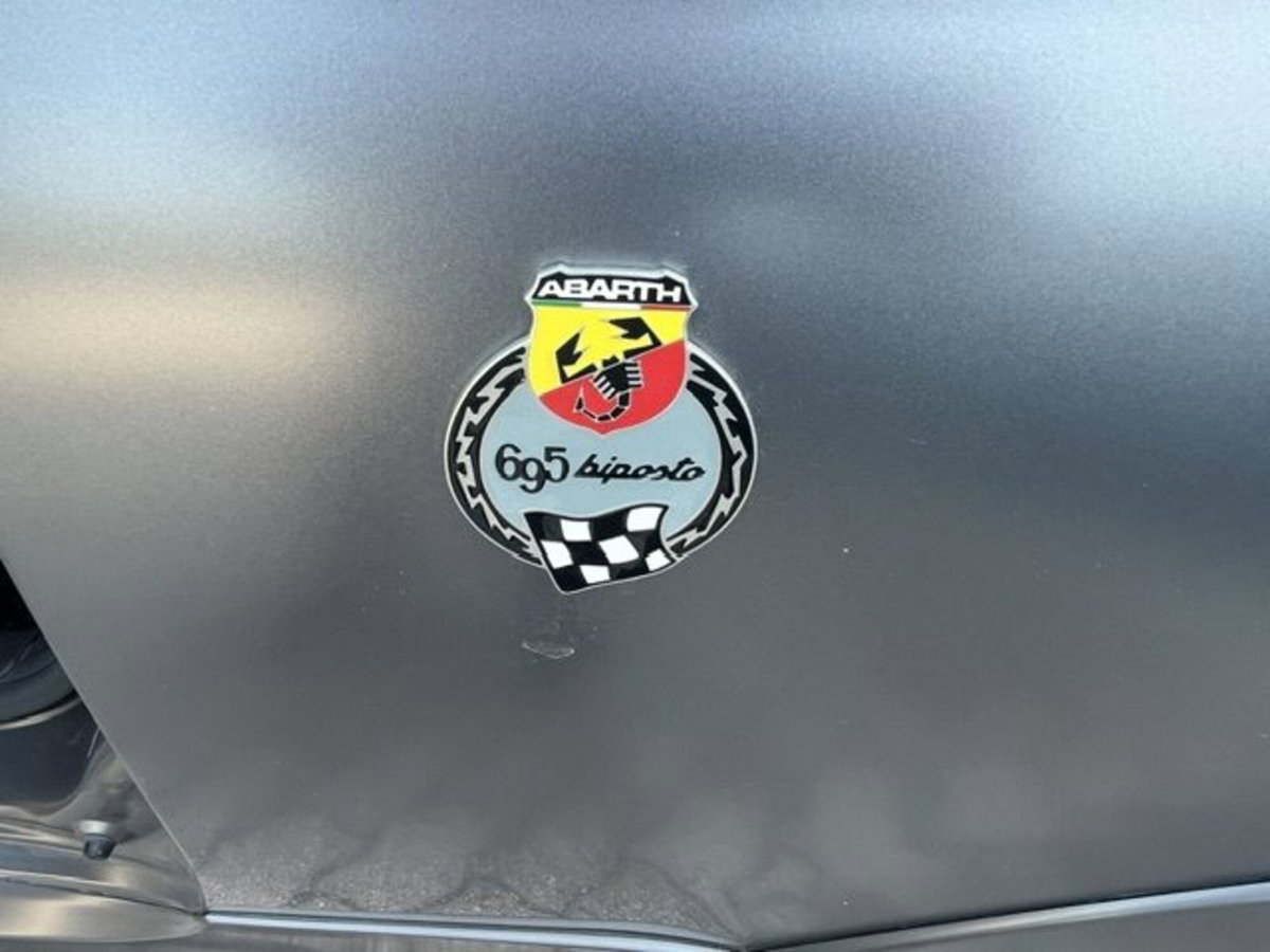 Abarth 695 695 1.4 Turbo T-Jet 190 CV Biposto (8)