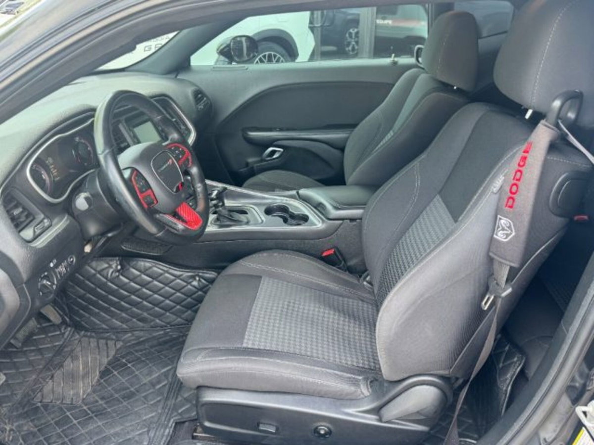 Dodge Challenger 3.6 V6 SXT awd 309cv at8 (10)
