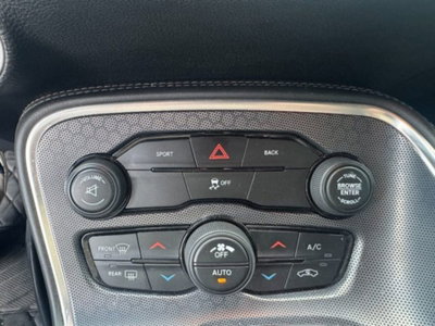 Dodge Challenger 3.6 V6 SXT awd 309cv at8 (16)