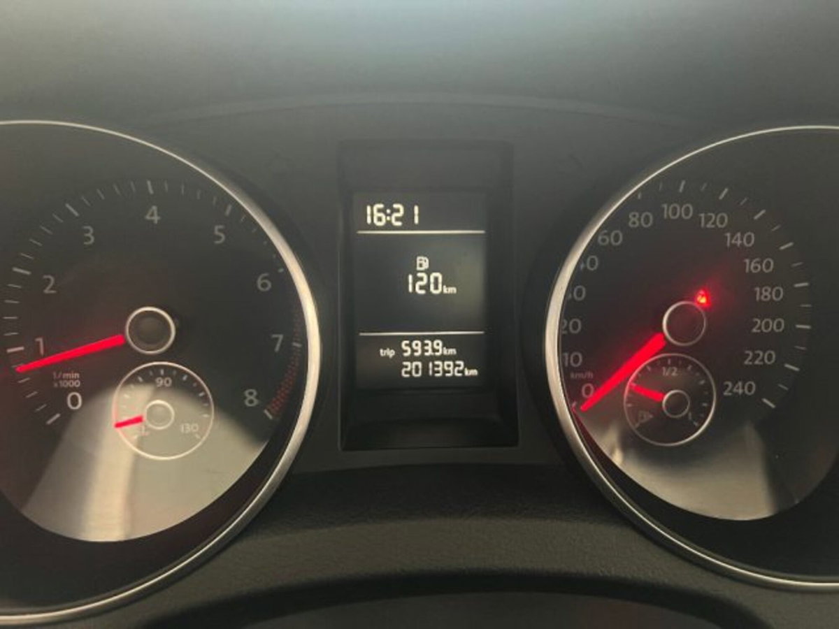 Volkswagen Golf 1.2 TSI 105 CV 5p. Trendline BlueMotion Technology (11)