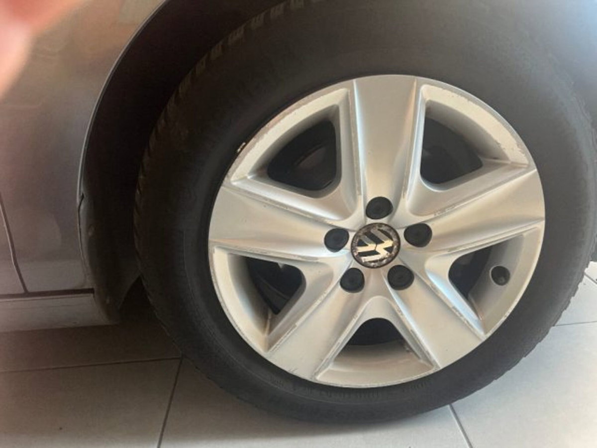 Volkswagen Golf 1.2 TSI 105 CV 5p. Trendline BlueMotion Technology (14)