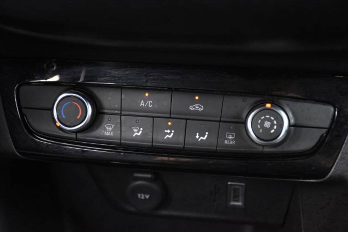 Opel Corsa 1.2 100 CV Edition (19)
