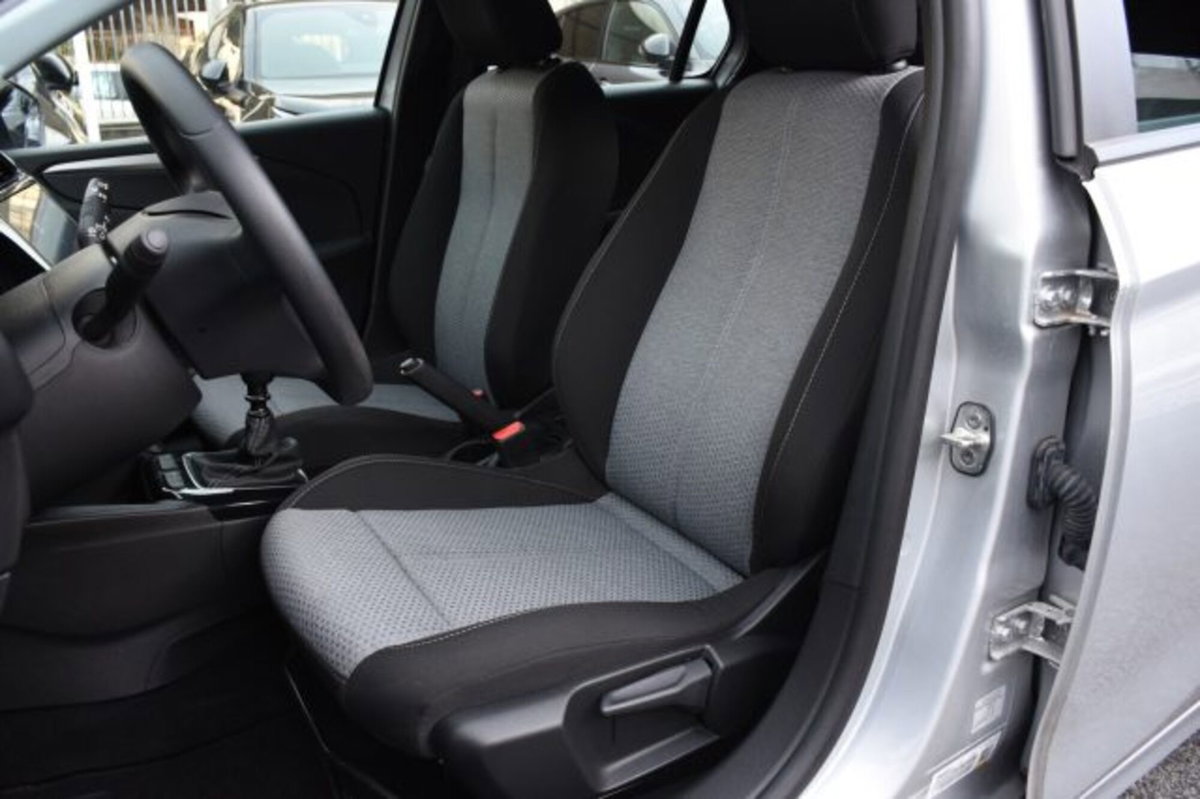 Opel Corsa 1.2 100 CV Edition (6)