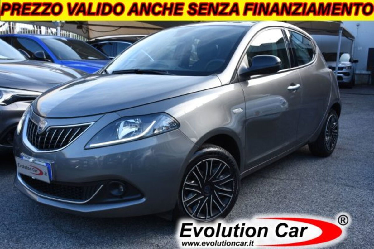 Lancia Ypsilon 1.0 FireFly 5 porte S&S Hybrid Gold Plus