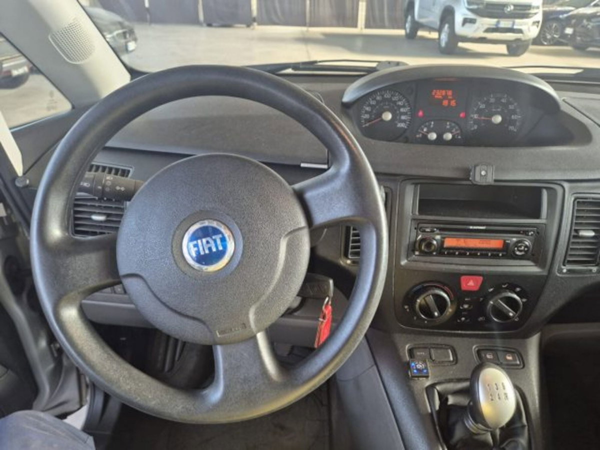 Fiat Idea 1.2 16V BlackLabel (10)