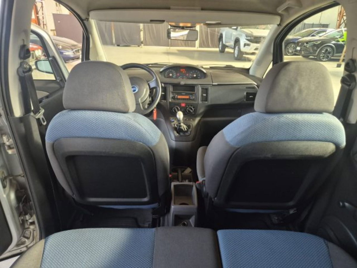 Fiat Idea 1.2 16V BlackLabel (13)