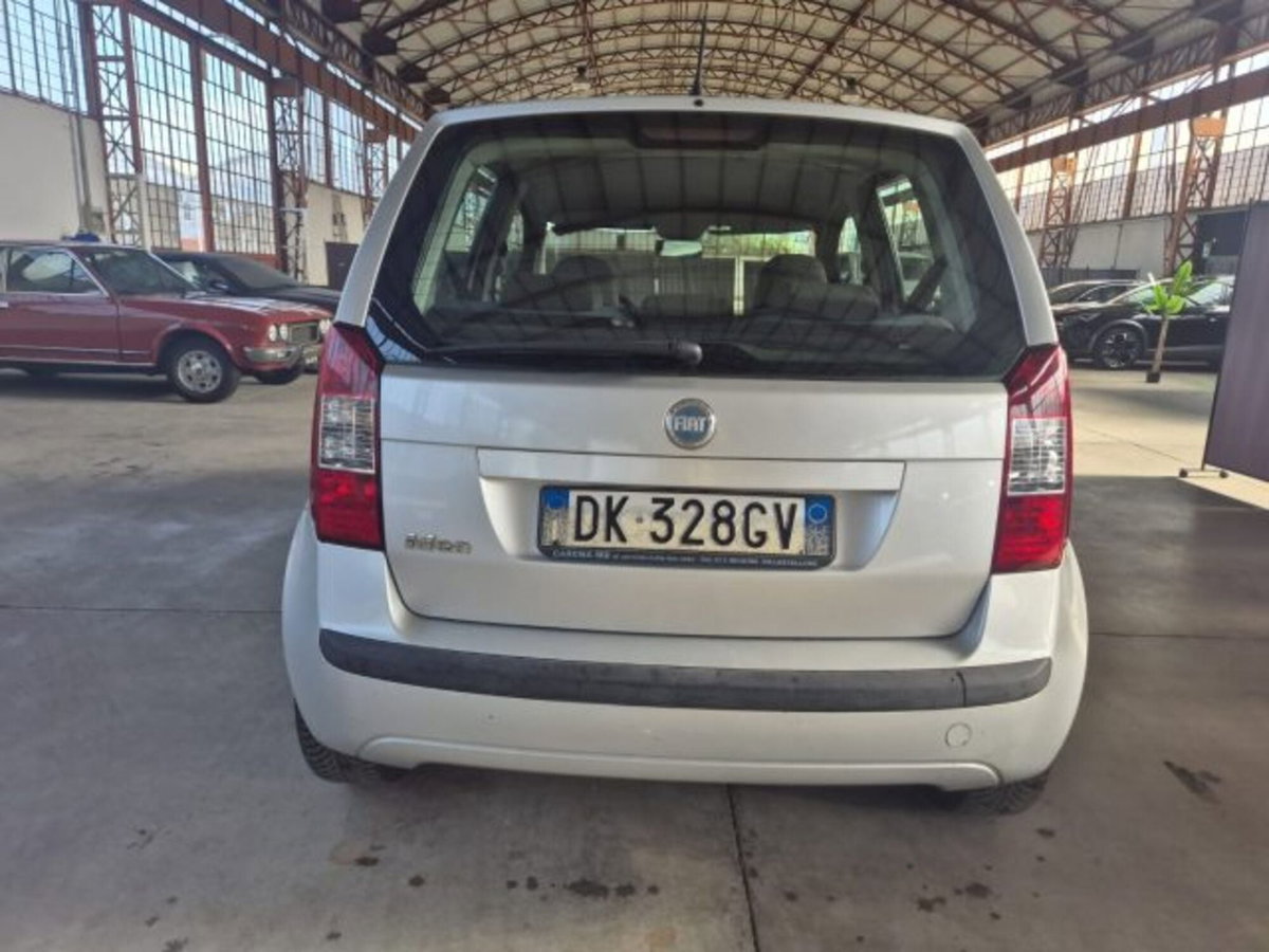 Fiat Idea 1.2 16V BlackLabel (5)