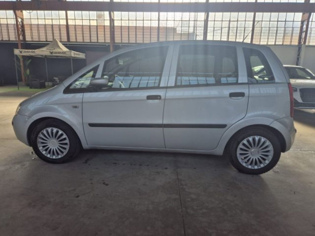 Fiat Idea 1.2 16V BlackLabel (7)