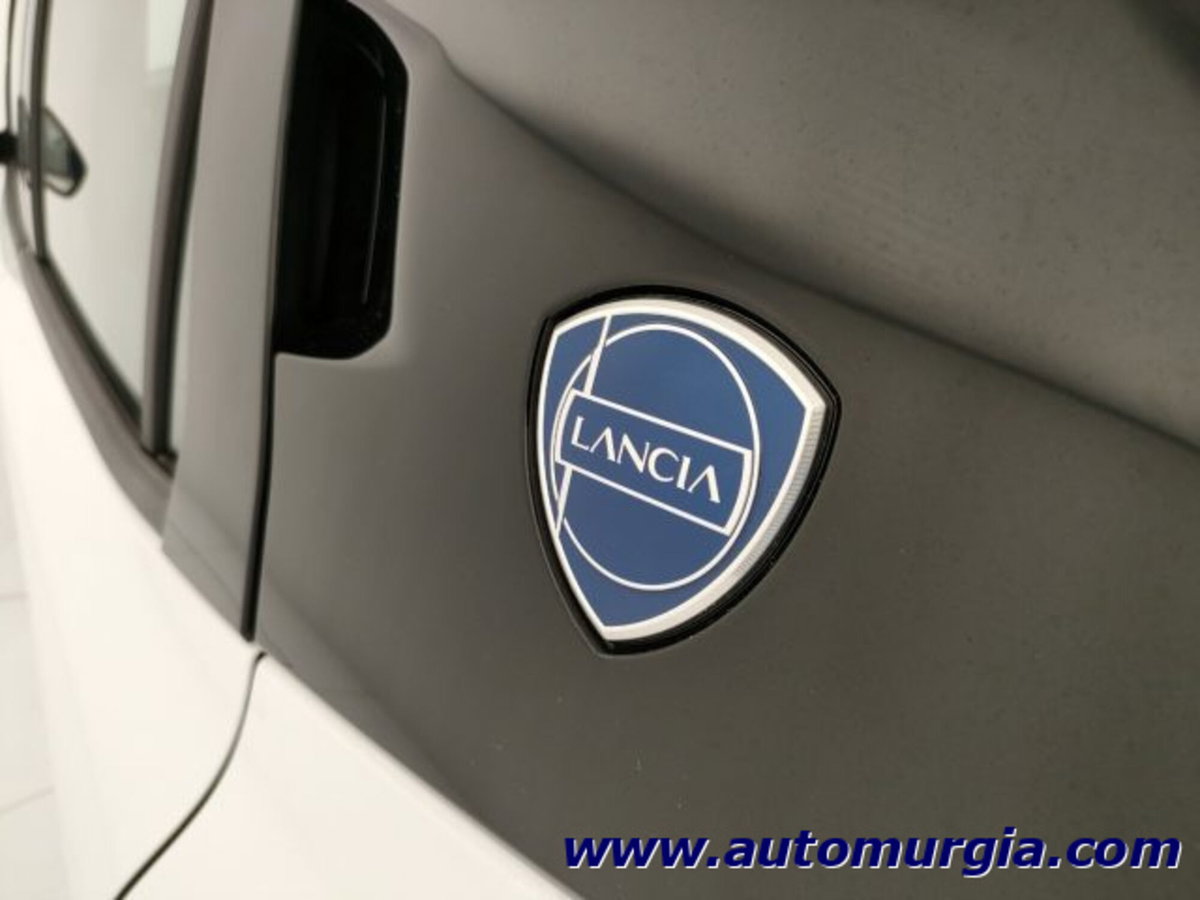 Lancia Ypsilon 1.2 100cv (12)
