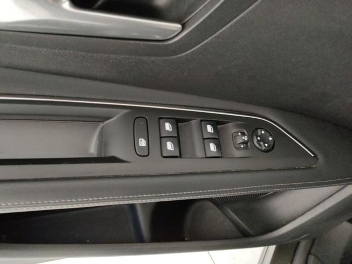 Peugeot 3008 BlueHDi 130 S&S EAT8 Allure Pack (15)