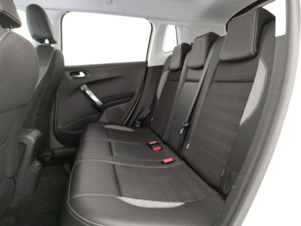Peugeot 2008 Turbo 110 S&S Allure (16)