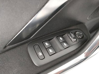 Peugeot 2008 Turbo 110 S&S Allure (17)