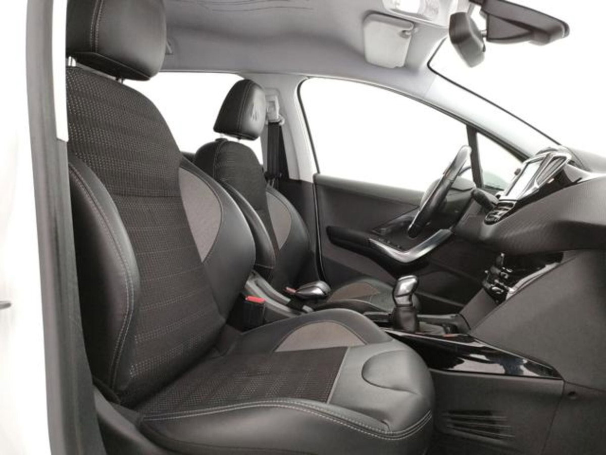 Peugeot 2008 Turbo 110 S&S Allure (7)
