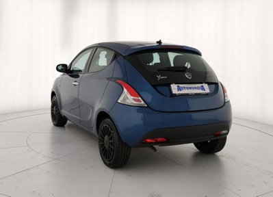 Lancia Ypsilon 1.0 FireFly 5 porte S&S Hybrid Ecochic Silver (3)
