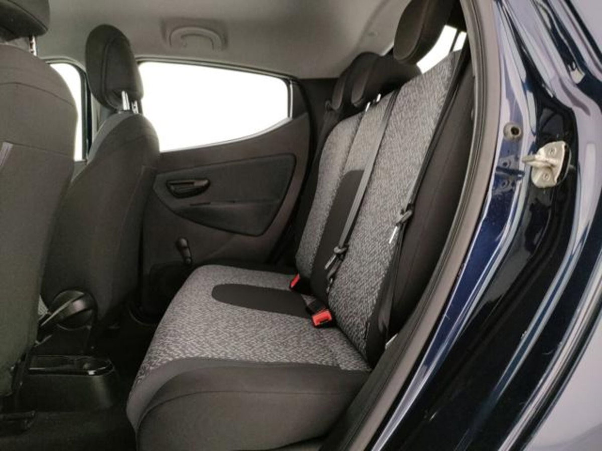 Lancia Ypsilon 1.0 FireFly 5 porte S&S Hybrid Ecochic Silver (13)