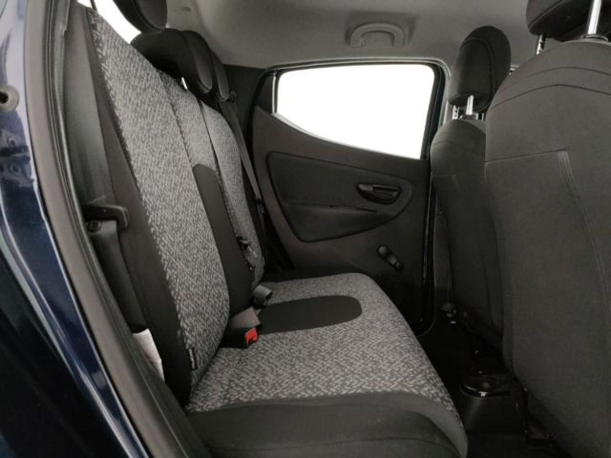 Lancia Ypsilon 1.0 FireFly 5 porte S&S Hybrid Ecochic Silver (14)