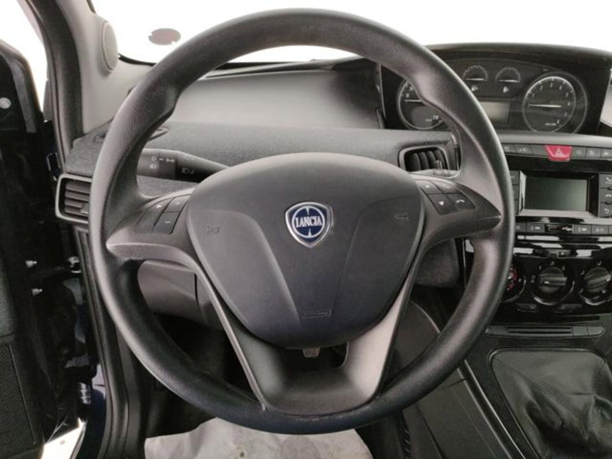 Lancia Ypsilon 1.0 FireFly 5 porte S&S Hybrid Ecochic Silver (8)