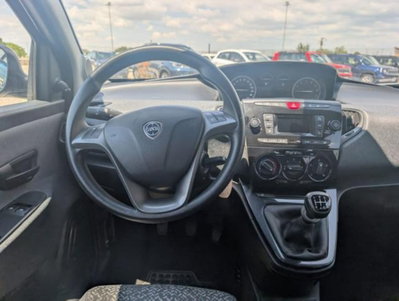 Lancia Ypsilon 1.2 69 CV 5 porte Elefantino Blu (10)