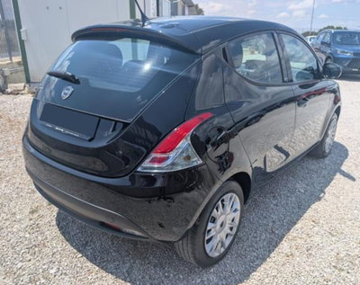 Lancia Ypsilon 1.2 69 CV 5 porte Elefantino Blu (4)